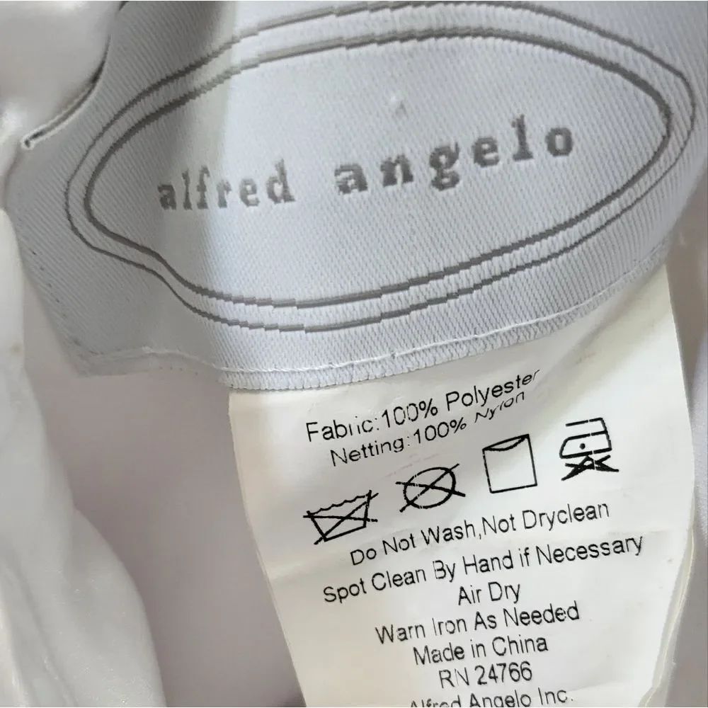 Alfred Angelo bridal gown - Picture 6 of 12